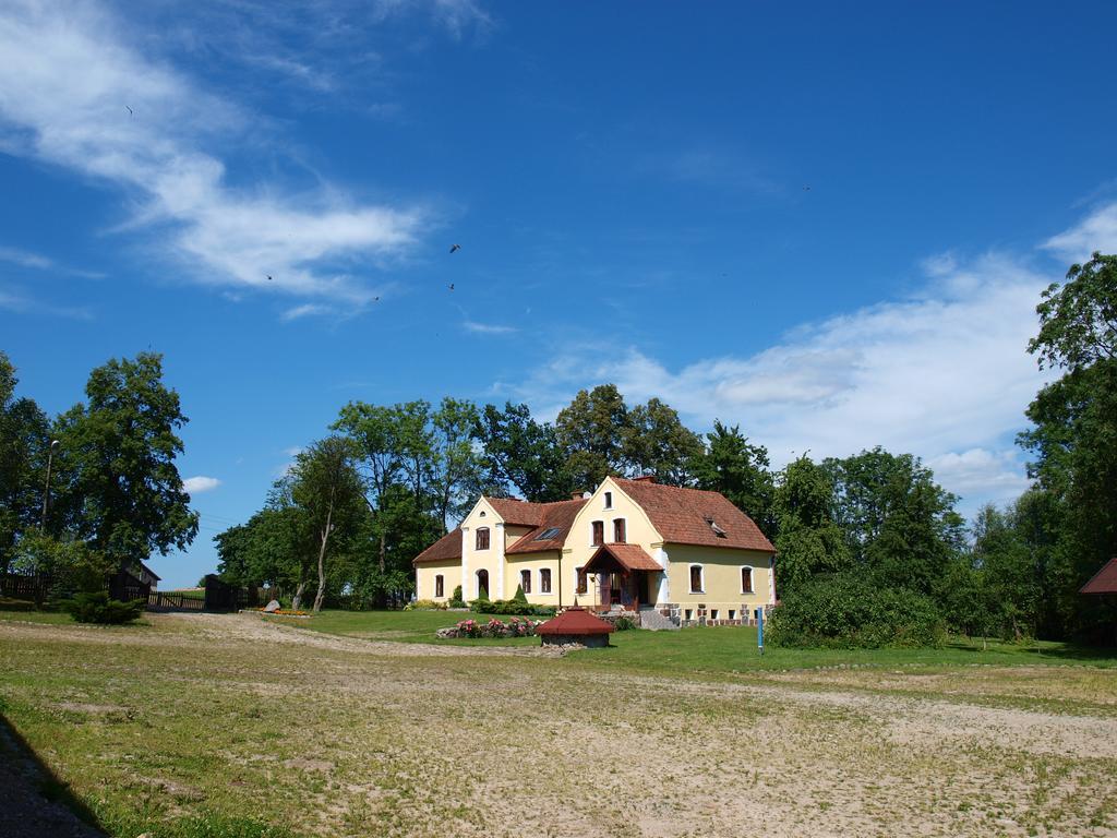 Dworek Szarki Bagian luar foto